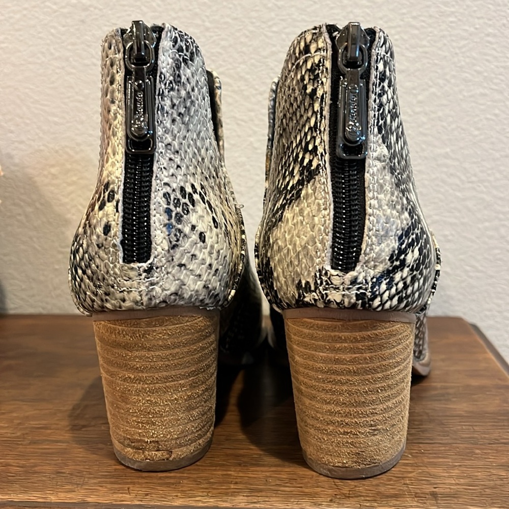 Blondo Leather Waterproof Booties - Picture 4 of 13